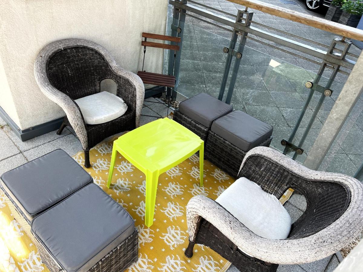 Retro Seaside Apt With Patio Daire Swansea Dış mekan fotoğraf